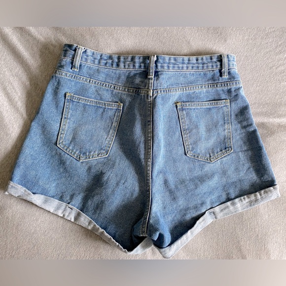 Women’s High Waisted Denim Shorts - Shein Denim Shorts - Women’s XL Denim Shorts - Picture 4 of 6